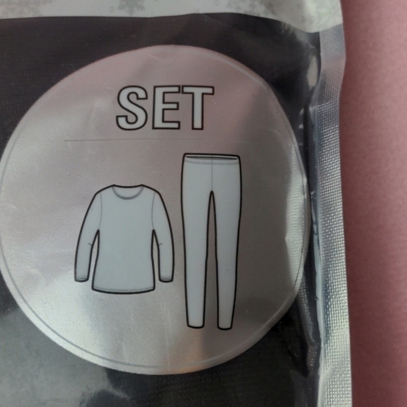 32 Degrees Heat Kids Long Sleeve Crew Neck Tee and Leggings Set in Black Large - Picture 2 of 7